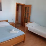 Apartments Primosten פרימוסטן