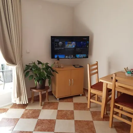 Apartments Primosten *