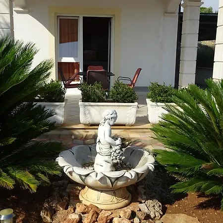 Apartments Primosten *