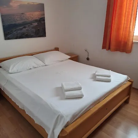 Apartments Primosten * Primosten