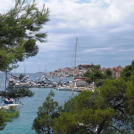 Apartments Primosten