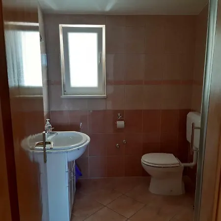 Apartments Primosten *