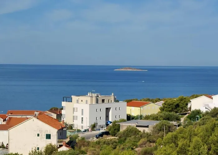 Apartments Primosten *