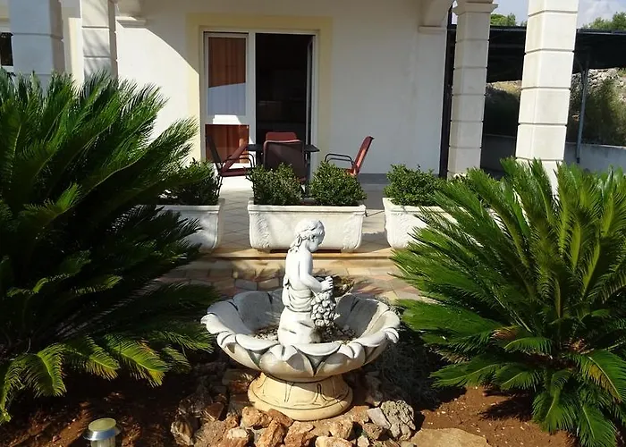 Apartments Primosten *