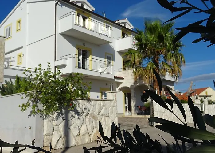 Apartments Primosten