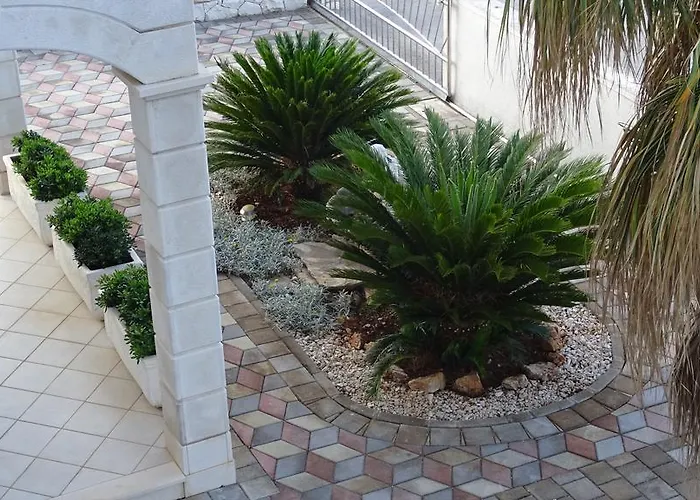 Apartments Primosten