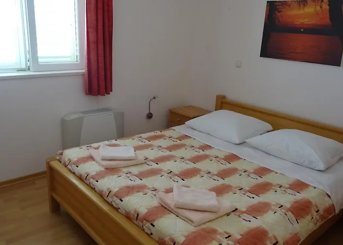 Apartments Primosten